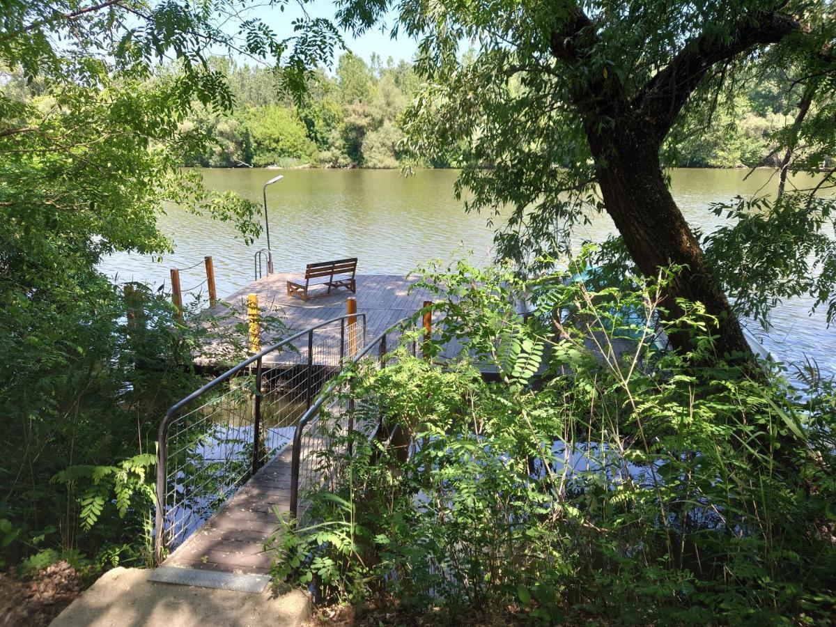 בית נופש Tiszara Nezo Hevereszo - Lounger Overlooking The Tisza River *